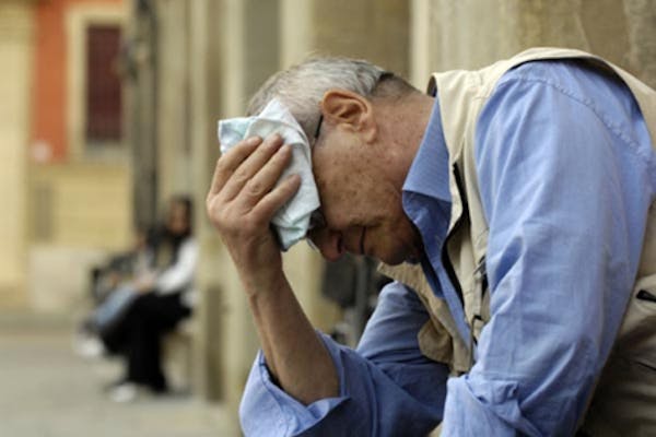 Emergenza caldo: ecco 10 regole semplici ma importanti per la tutela degli anziani
